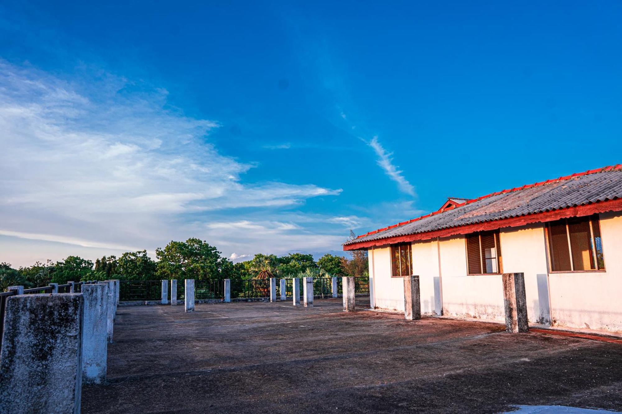 Theevanni Resort Trincomalee Exterior photo