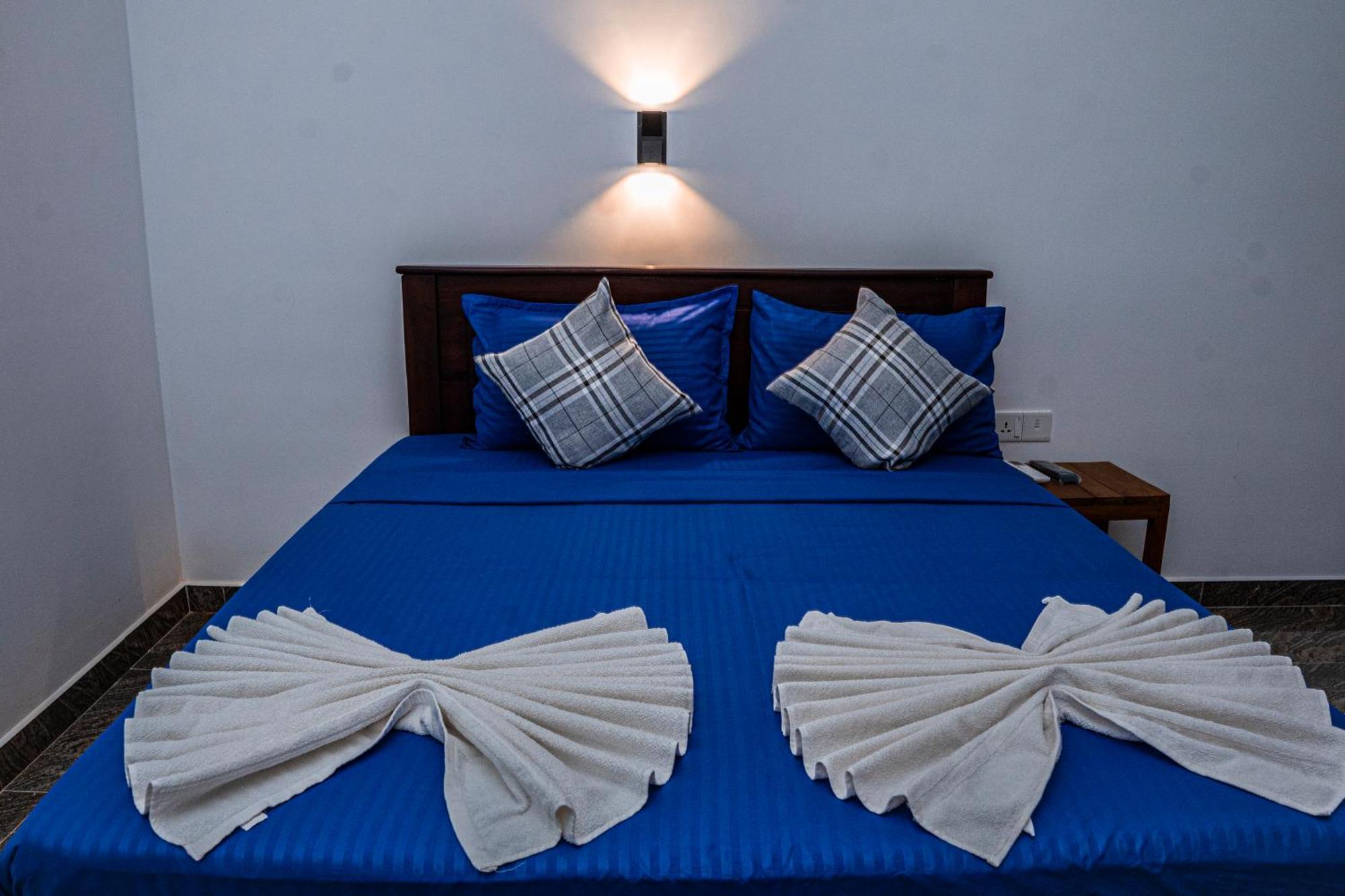 Theevanni Resort Trincomalee Exterior photo