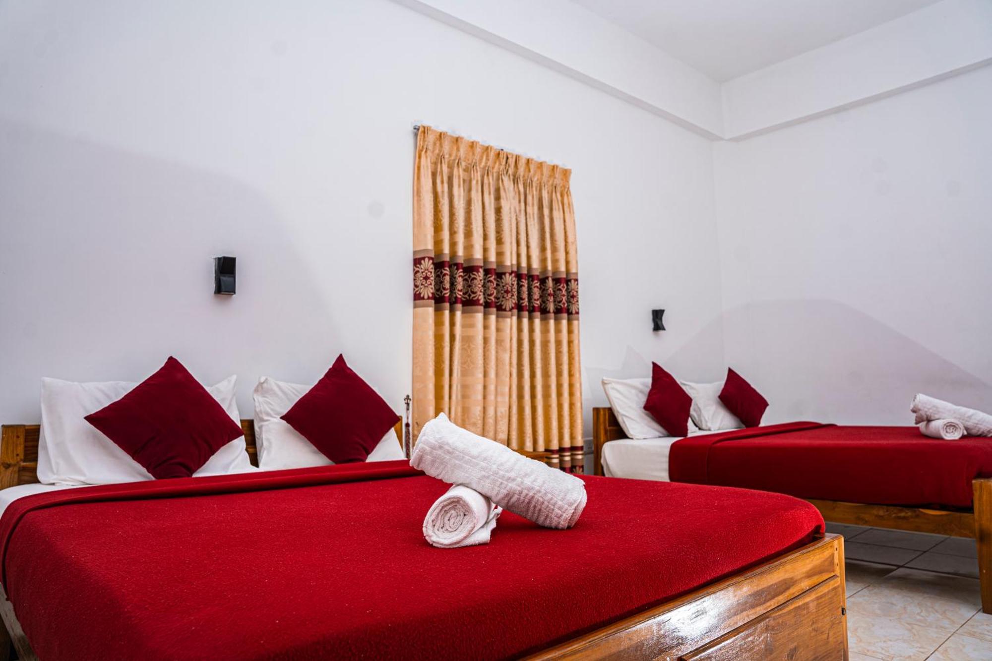 Theevanni Resort Trincomalee Exterior photo